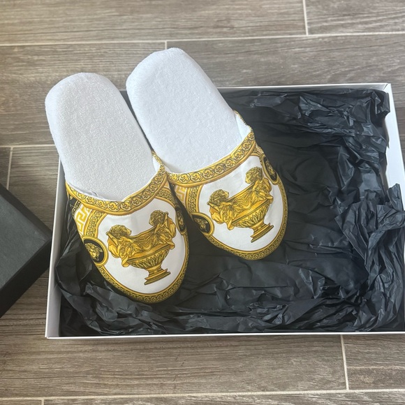 Versace Gold and White BAROQUE SLIPPERS Size Small (New) - Picture 3 of 11